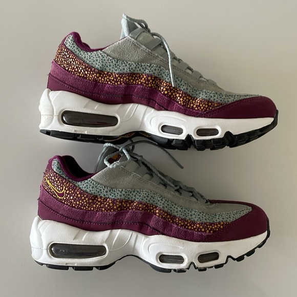 Nike Air Max 95 Sneakers - Picture 1 of 12